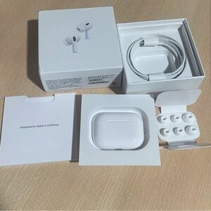 *Sealed* Wireless White AirPods Pro 2’s with Charging Case Brand new !